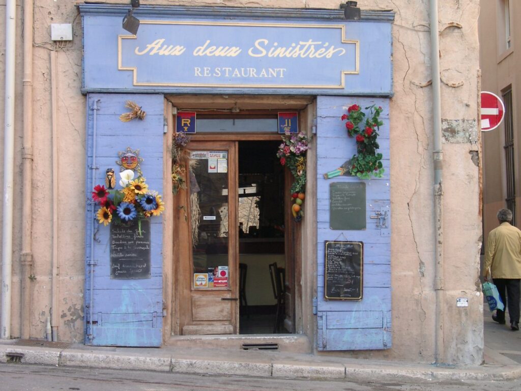 Style des boutiques du quartier du Panier à Marseille